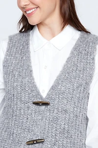 Sweater vest with pockets