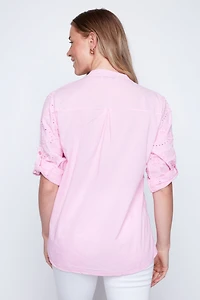 La blouse rose en coton brodé