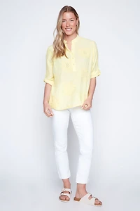 La blouse jaune en coton brodé