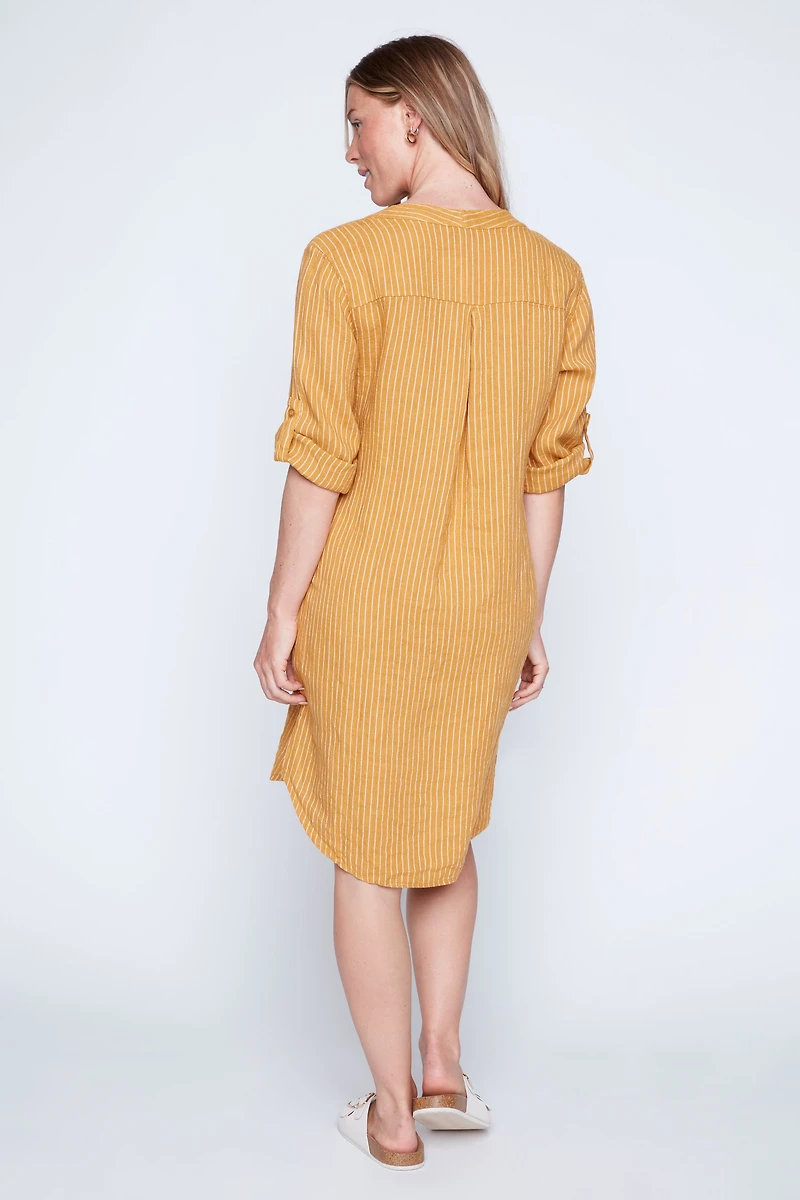 La robe en lin à rayures