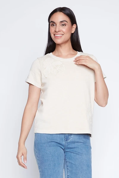 Le t-shirt à appliqué floral