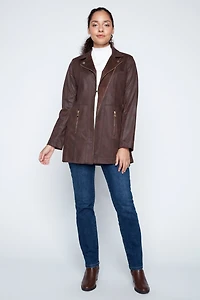 La veste en similicuir