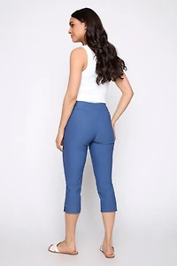 Pull on straight leg gromet detail capri
