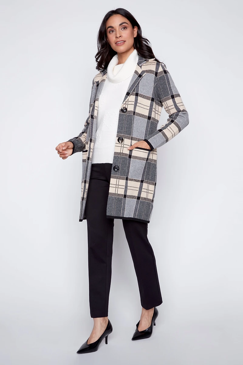 Le manteau-cardigan à carreaux
