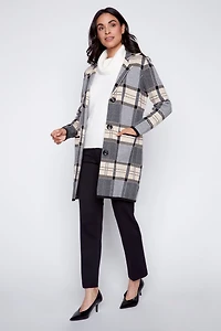 Le manteau-cardigan à carreaux