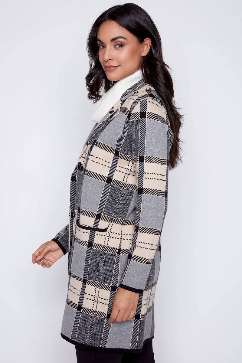 Le manteau-cardigan à carreaux
