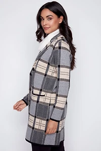 Le manteau-cardigan à carreaux