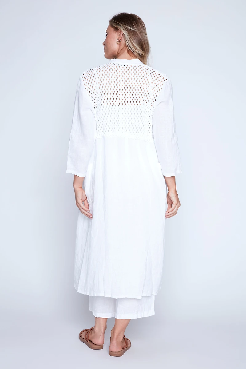 Le cardigan en lin crocheté