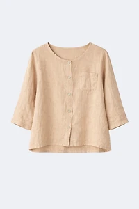 La blouse en lin à boutons sur le devant