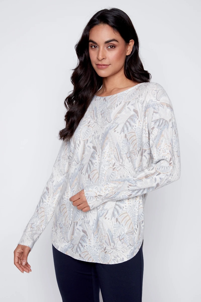 Le pull imprimé feuillage