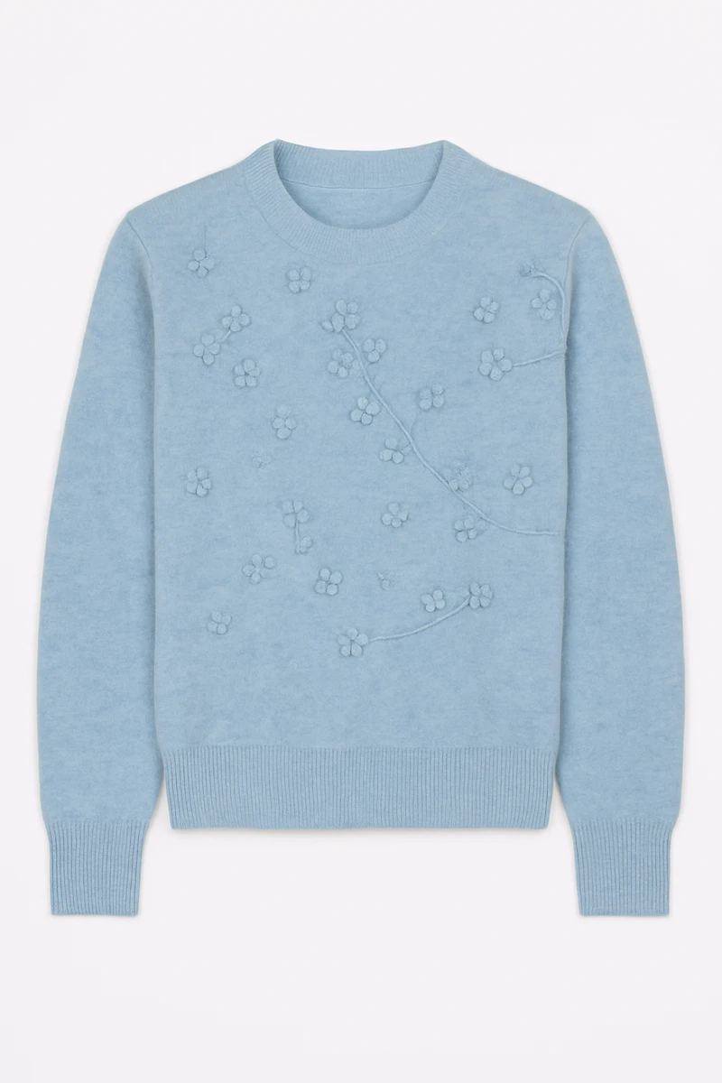 Le pull brodé de fleurs ton sur