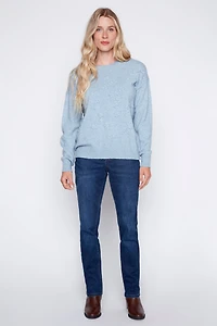 Le pull brodé de fleurs ton sur