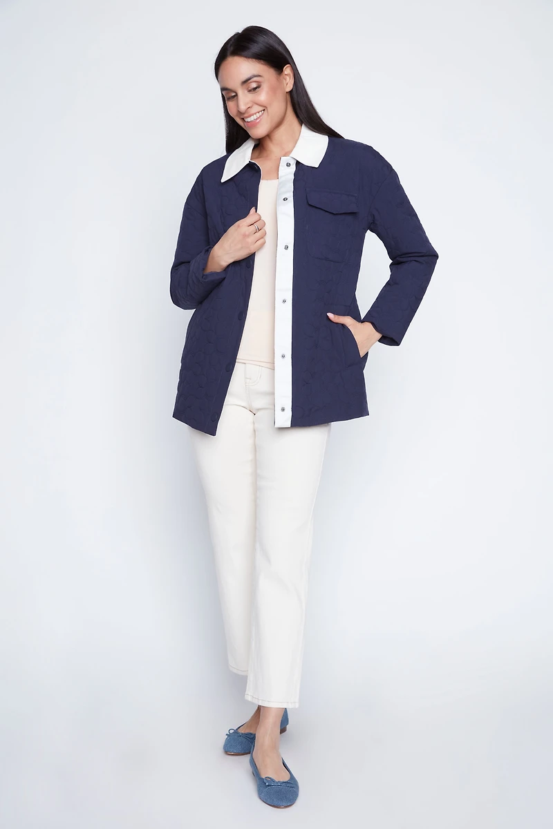 La veste matelassée à broderies florales