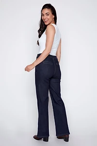 Le jean à jambe évasé