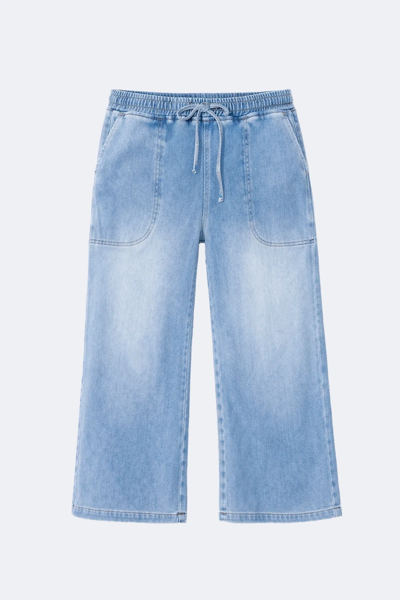 Le pantalon de jogging en denim à jambes larges
