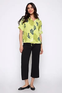 La blouse à capuche imprimé feuilles