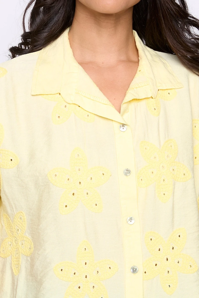 La blouse brodé de fleurs