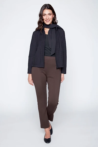La veste plissée avec écharpe
