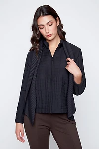 La veste plissée avec écharpe