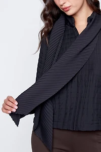 La veste plissée avec écharpe