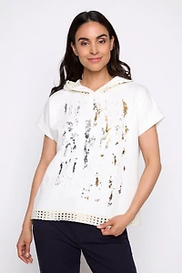 Le sweat à capuche impression métallisée