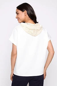 Le sweat à capuche impression métallisée