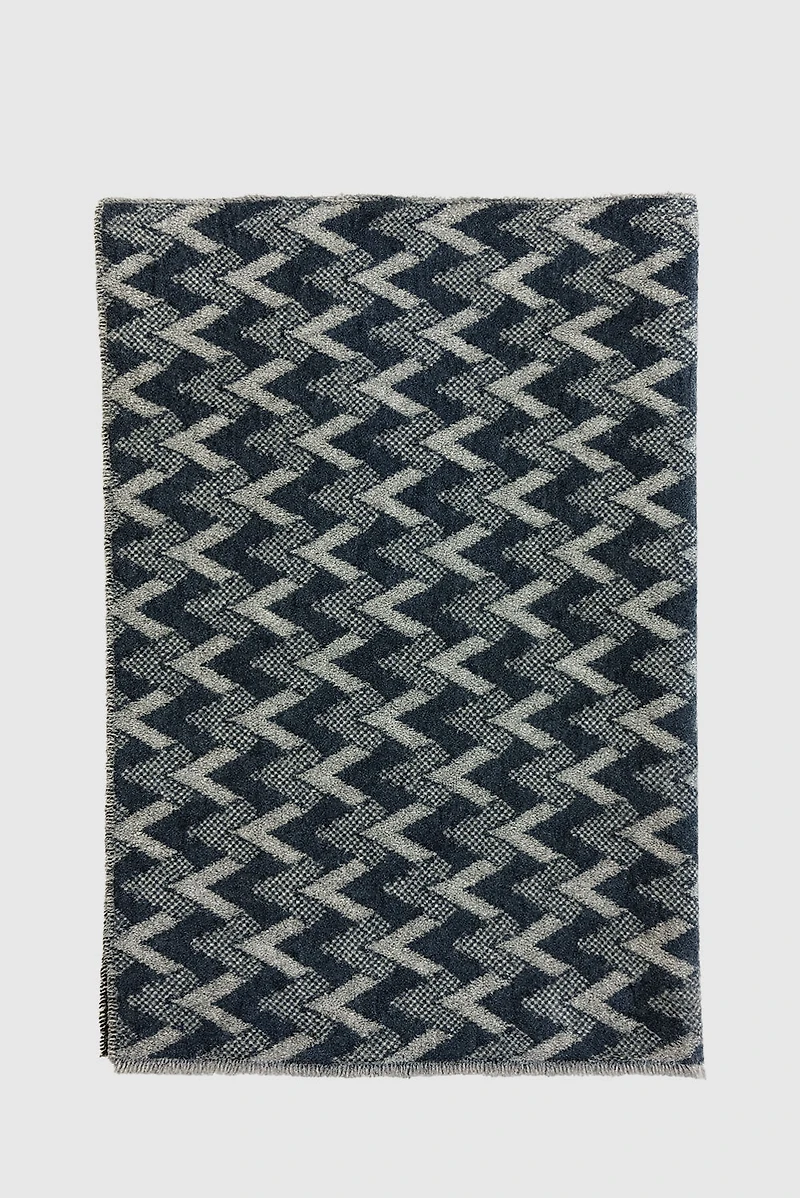 L'écharpe à imprimé zigzag