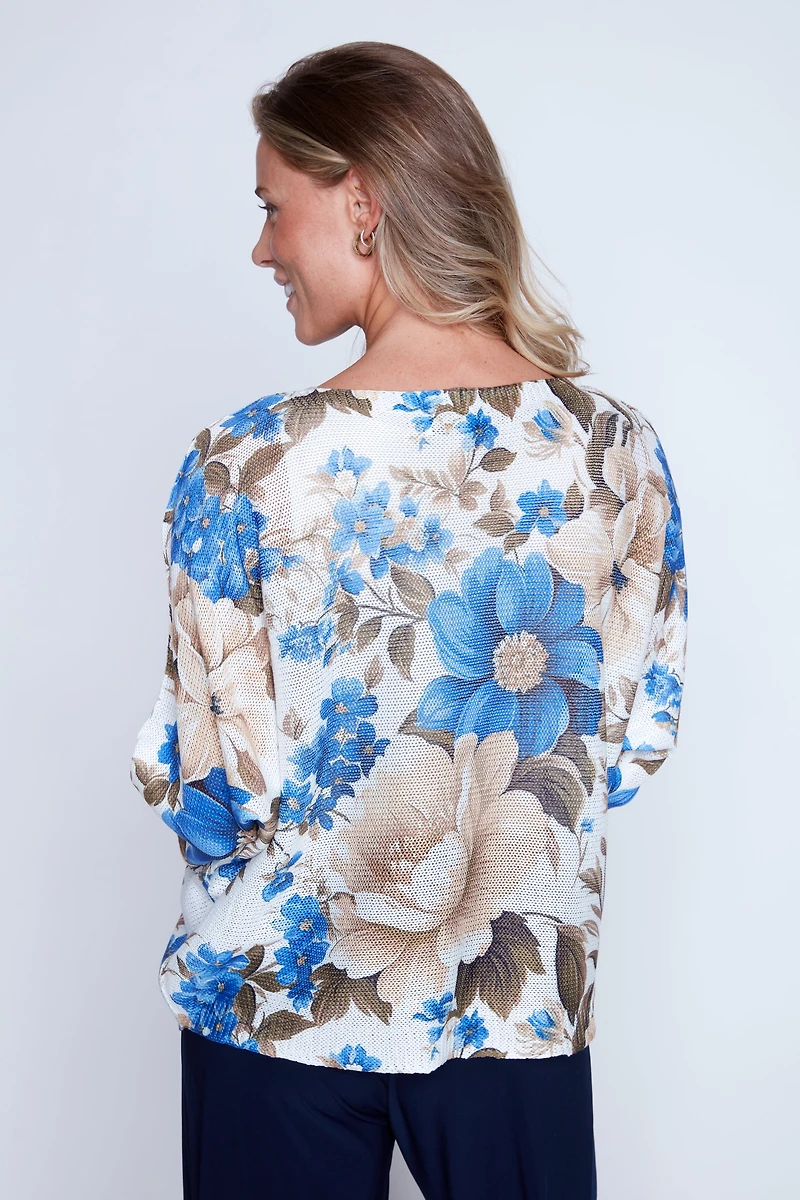 Le pull à imprimé fleuri