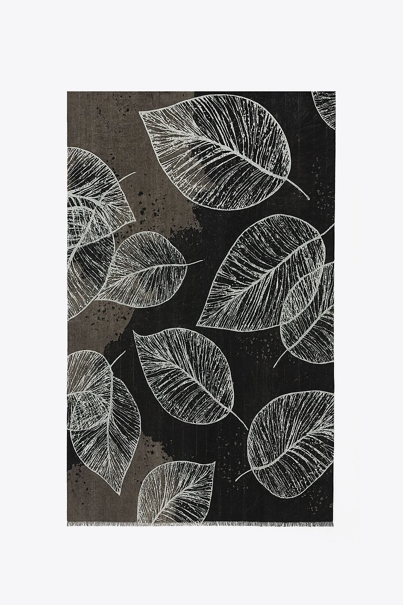 L'écharpe à motifs feuilles avec lurex