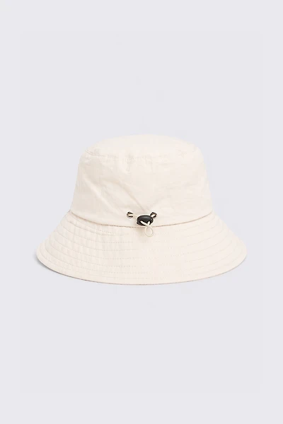 Le chapeau de soleil safari avec cordon