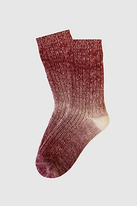 Les chaussettes en tricot épais ombré