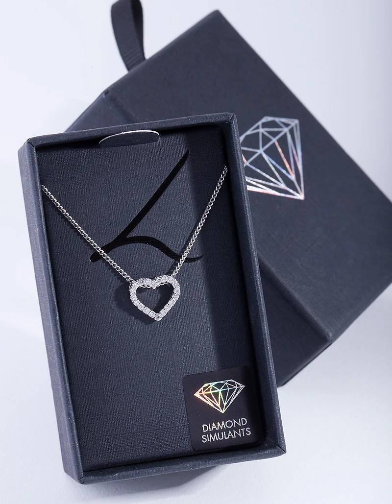 Collier pendentif à cœur ouvert pavé