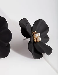 Black Pearl Flower Stud Earrings