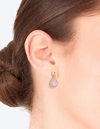 Boucles d’oreilles en forme de poire simulant le diamant encerclées