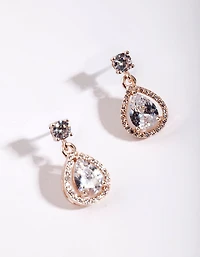 Boucles d’oreilles en forme de poire simulant le diamant encerclées