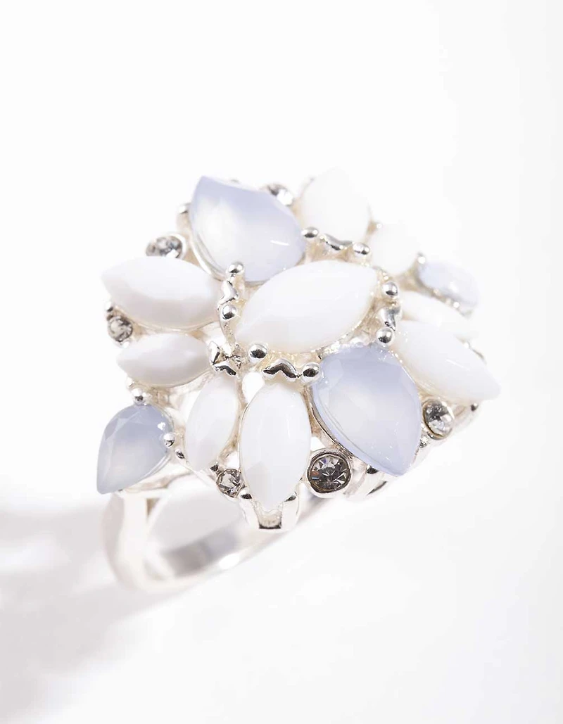 Bague fleur en pierre argentée et blanche