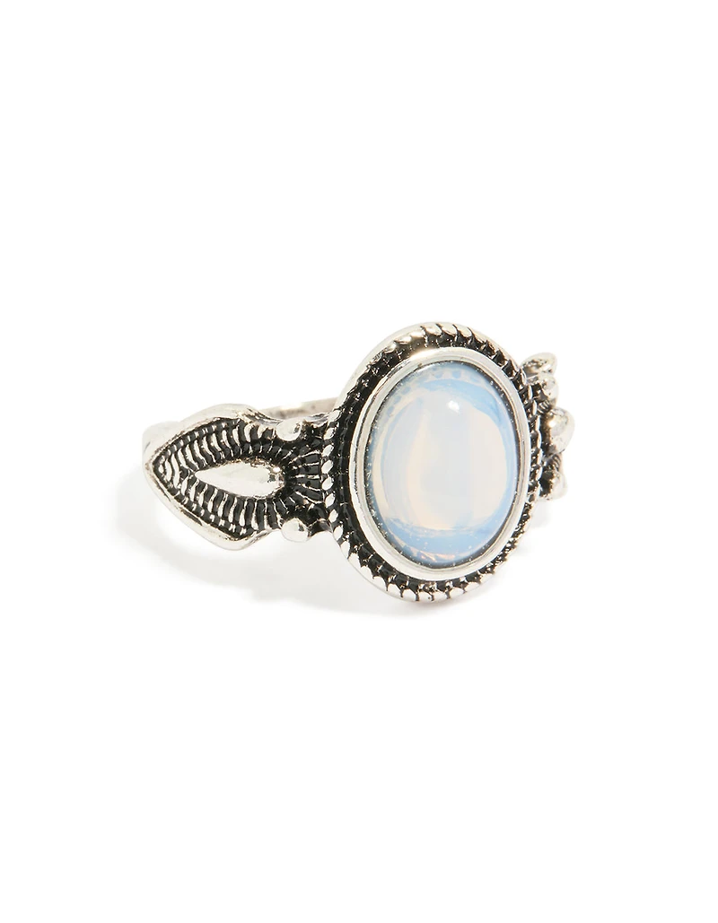 Bague ovale antique en pierre de lune argent