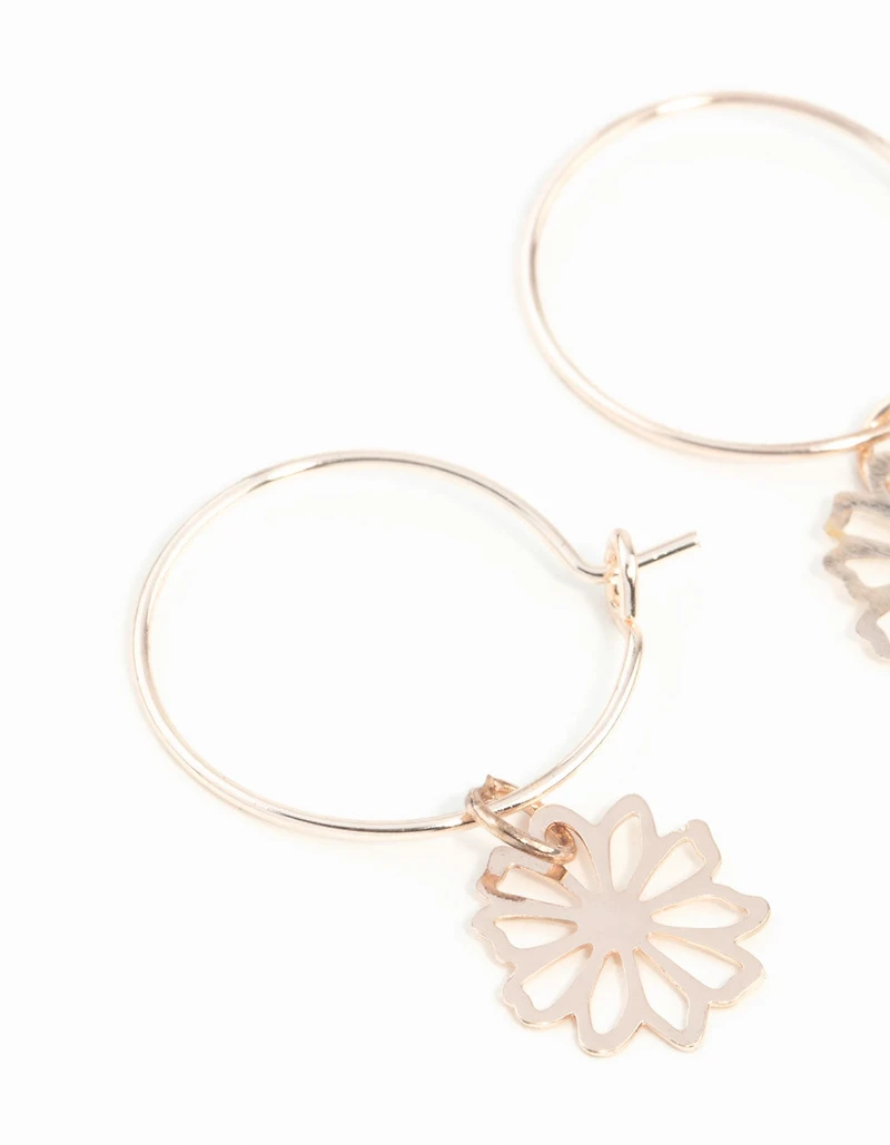 Boucles d’oreilles en forme de cerceau en pétales délicats en or rose