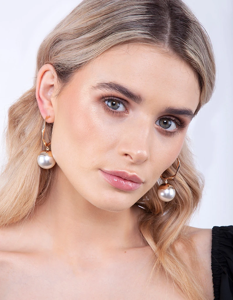 Gold Twisted Hoop Pearl Earring