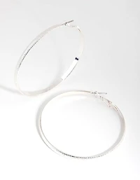Boucles d’oreilles à cerceau argenté brossé de 55 mm texturées
