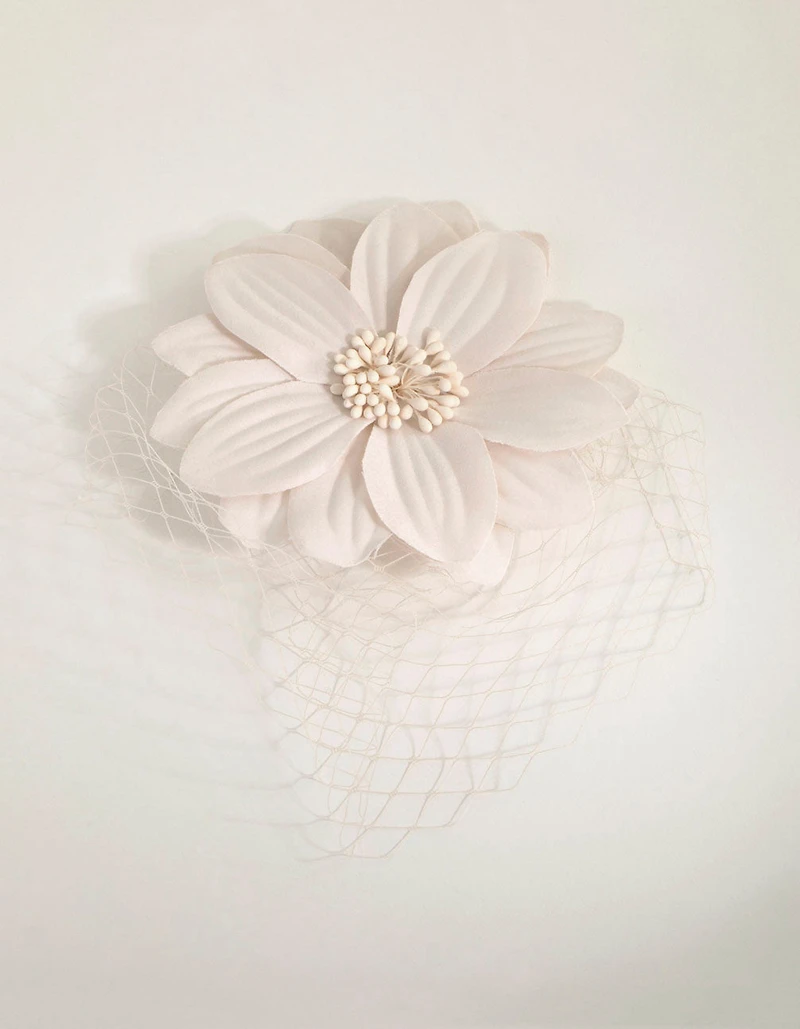 Mesh Detail Blush Flower Clip