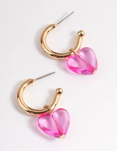 Boucles d’oreilles Huggie en résine rose en résine épaisse en forme de cœur