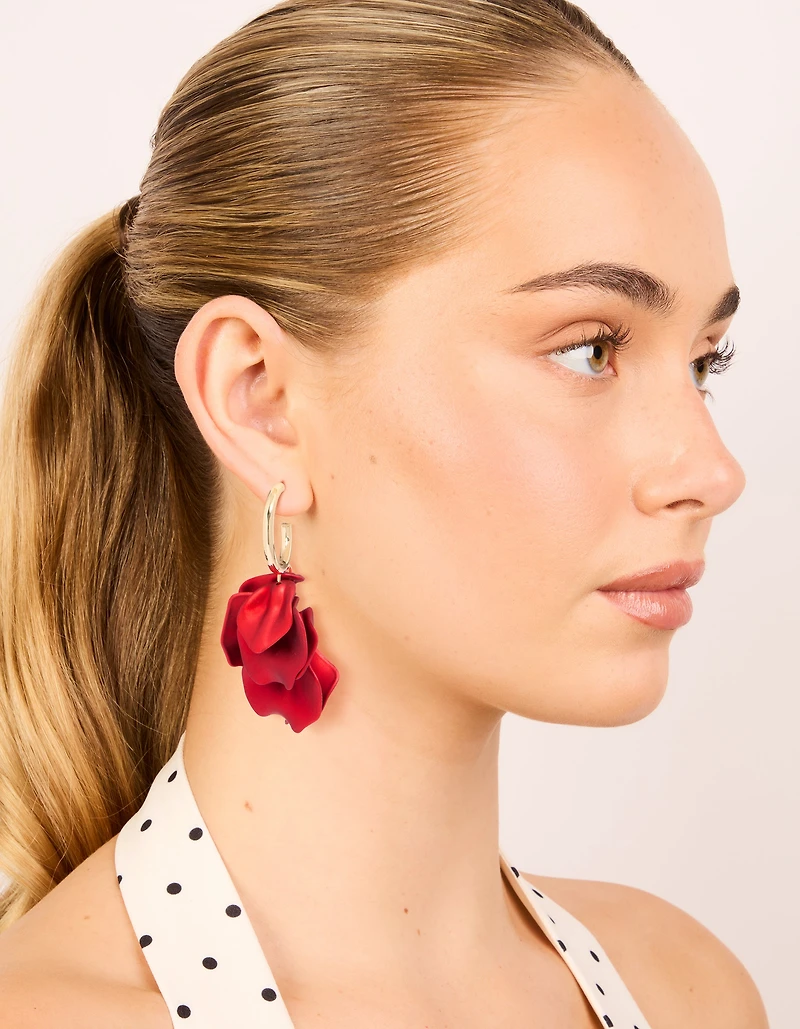 Boucles d’oreilles Red Peated Petal Huggie