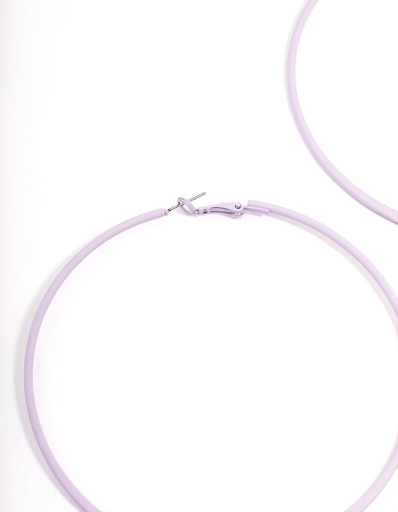 Boucles d’oreilles en cerceau à bord de feutre recouvert de violet 9 cm