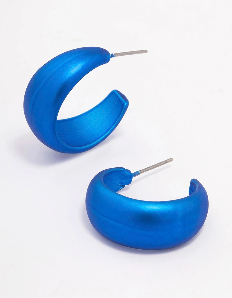 Boucles d’oreilles Huggie en goutte de perle bleue