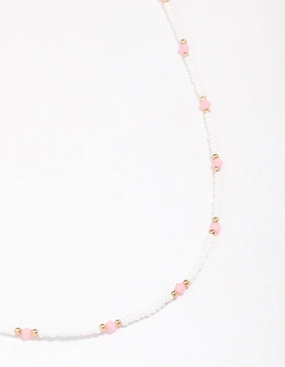 Collier à chaînes à facettes ornées de perles d’or
