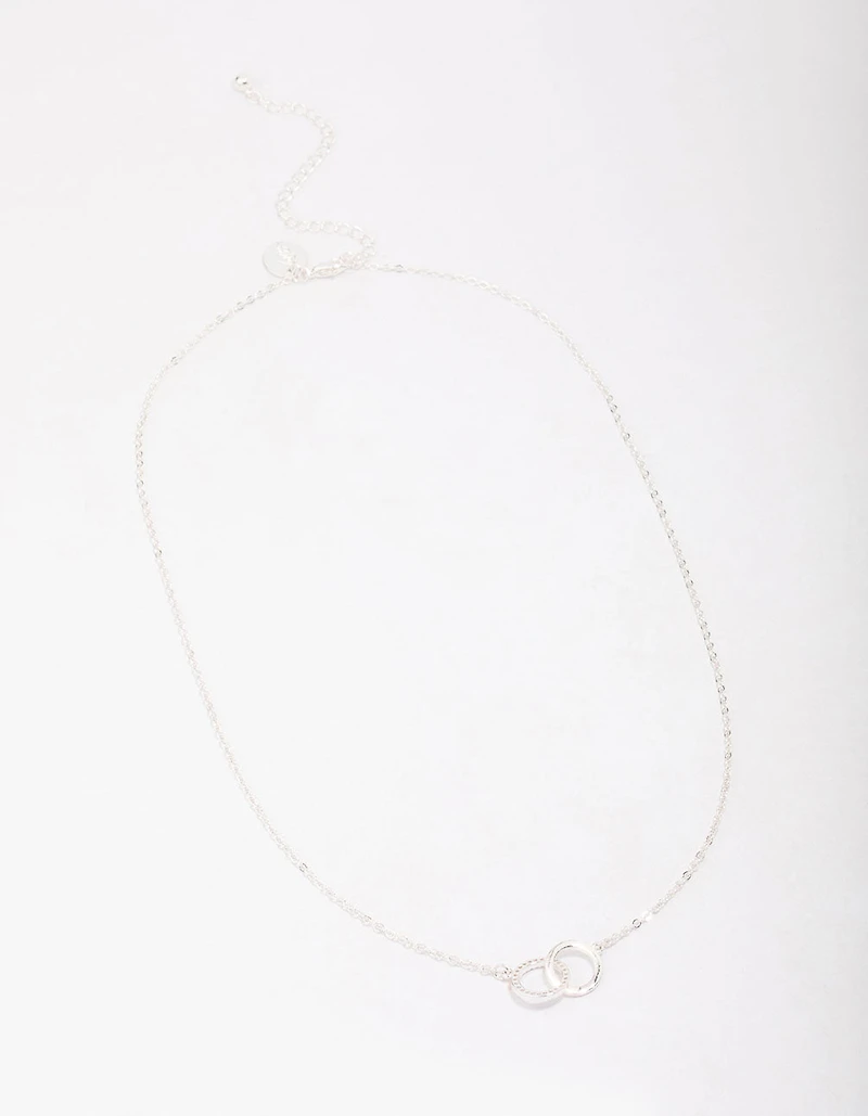 Collier pendentif en zircone cubique plaqué argent à bagues entrelacées