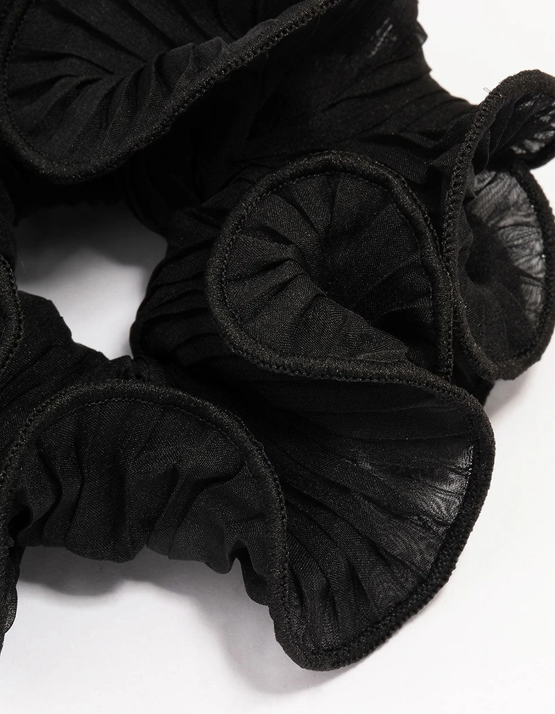Scrunchie en tissu noir froissé