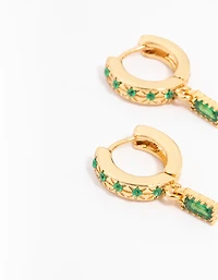 Boucles d’oreilles Huggie Celestial Baguette en émeraude plaquées or