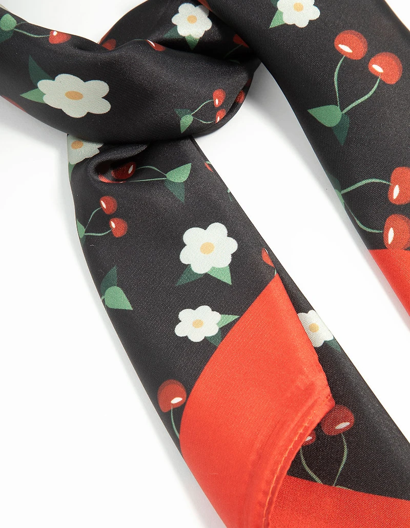 Foulard en tissu rouge et noir à fleurs de cerise